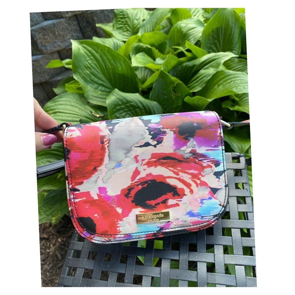 Kate Spade Laurel Way Carsen Blurry Floral Crossbody Saffiano Leather Bag‎